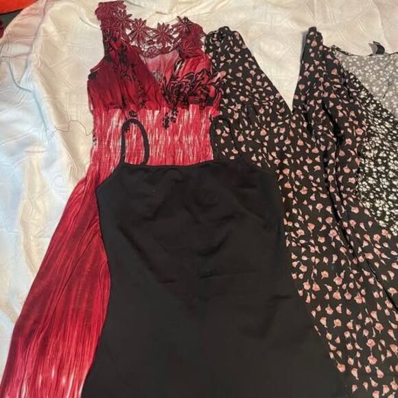 Women's trendy cute dresses and rompers, size medium - Picture 2 of 4